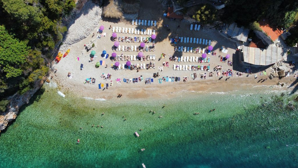 Sveti Jakov beach